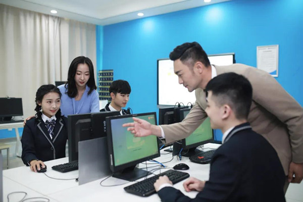 <a href=http://njxh.cn target=_blank class=infotextkey>高中</a>畢業(yè)了學什么技術(shù)好？