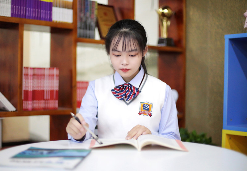 初<a href=http://njxh.cn target=_blank class=infotextkey>高中</a>女生學什么<a href=http://njxh.cn target=_blank class=infotextkey>專業(yè)</a>好？女生最吃香的互聯(lián)網(wǎng)熱門<a href=http://njxh.cn target=_blank class=infotextkey>專業(yè)</a>排名出爐！