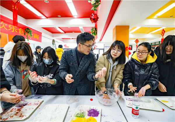 包湯圓，制花燈|熱熱鬧鬧過元宵